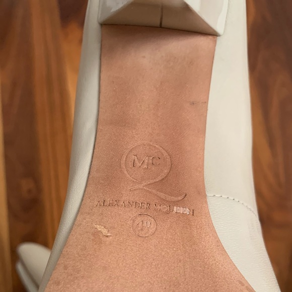 Authentic Alexander McQueen Studded Pumps - Picture 5 of 7